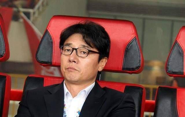 ;我们所有演员提前去三峡、去航道上体验生活，一起围读剧本研究人物